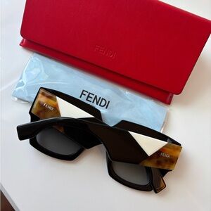 Fendi Facets Square Black Bold Sunglasses FF 0263/s